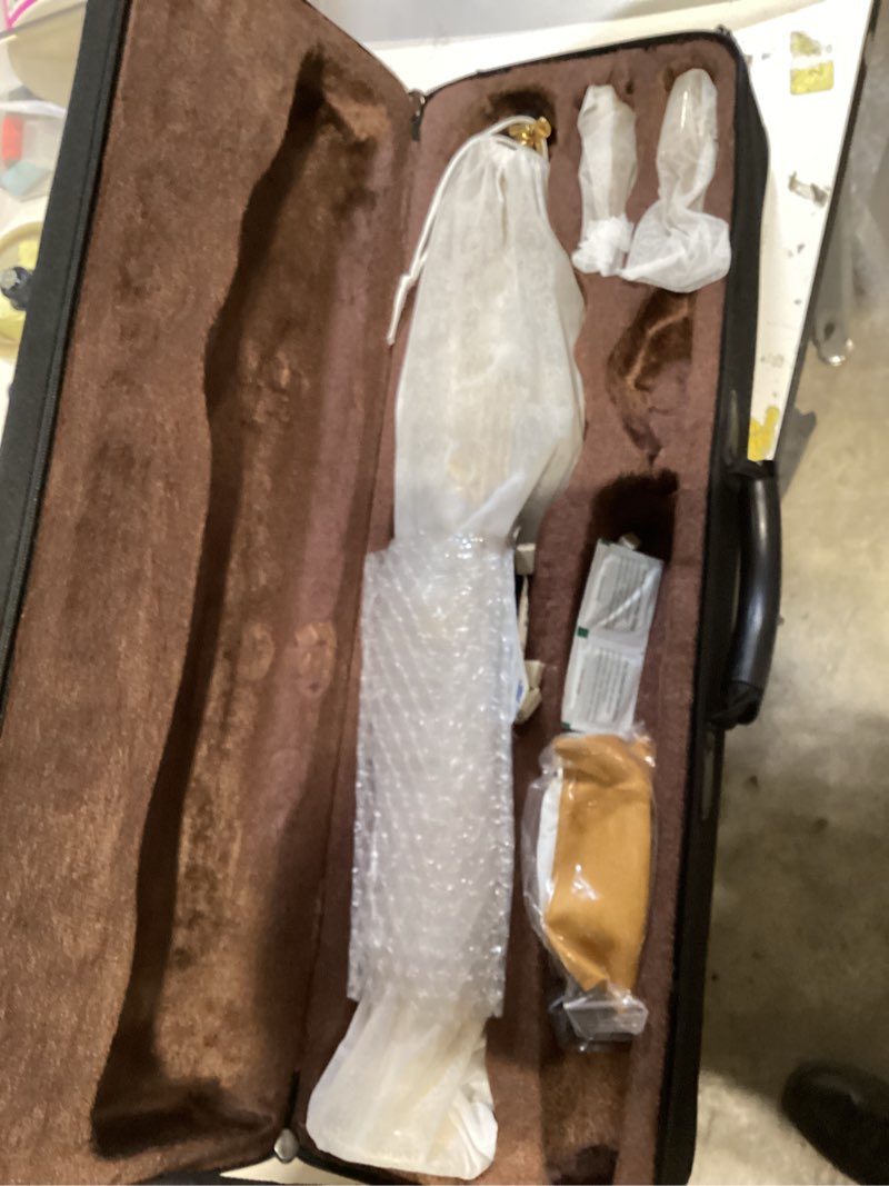 Condition photo showing Good Condition for eastrock soprano saxophone curved bb flat black sax instruments for beginners intermediate players with carrying case,mouthpiece,pads,reed,cleaning kit,neck strap,white gloves curved-black
