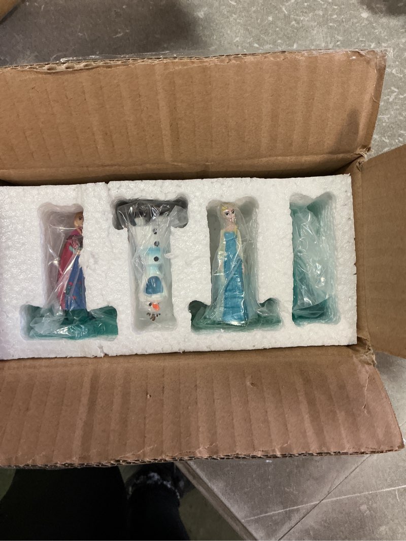 Condition photo showing New/Like New for Penn-Plax Disney’s Frozen 4-Piece Aquarium Decoration Bundle – Includes Elsa, Anna, Olaf, and an Ice Castle – Mini
