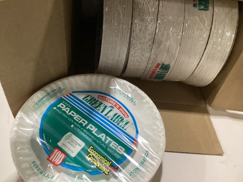 Condition photo showing New/Like New for Nature s Own Green Label Paper Plates  9   White  100 Ct