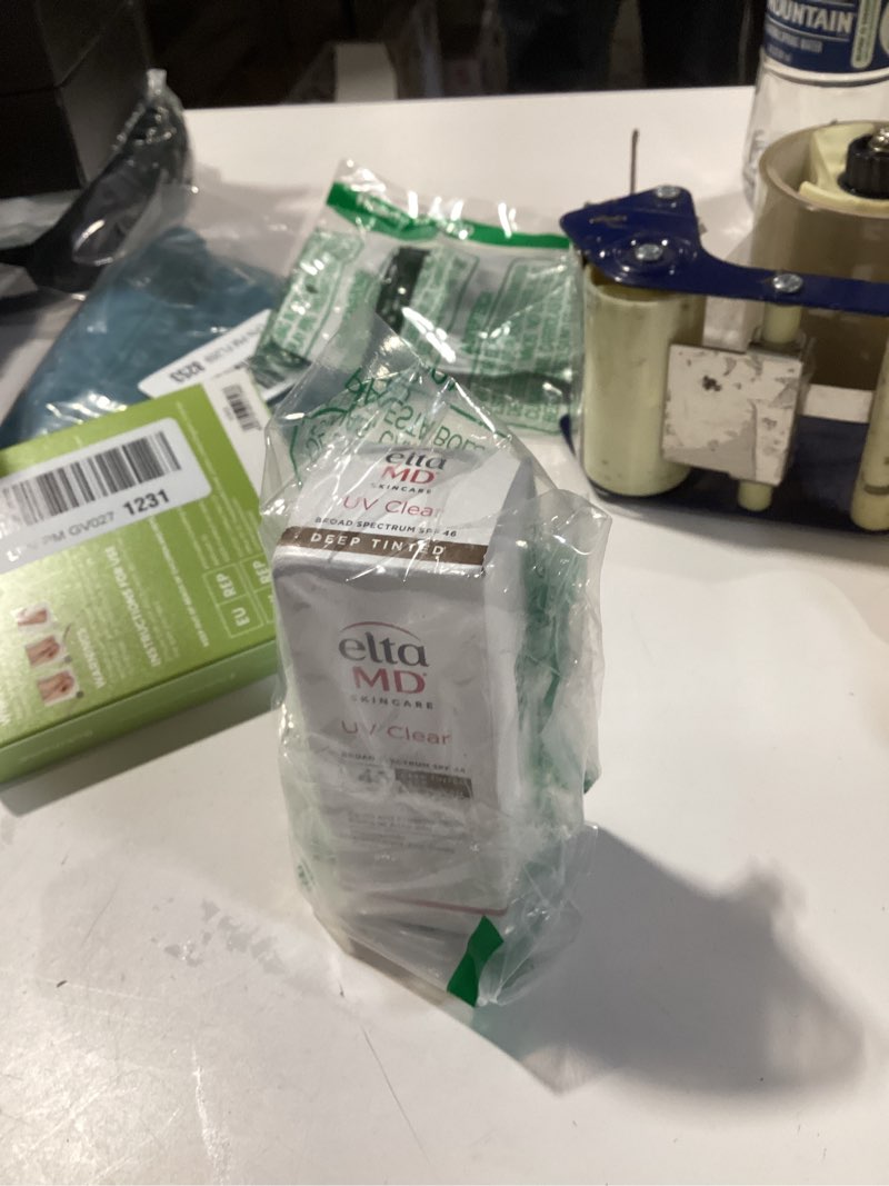 Condition photo showing Good Condition for eltamd uv clear deep tinted face sunscreen, oil-free face moisturizer with spf 46, dermatology tinted moisturizer, facial travel size sunscreen with zinc oxide, 1.7 oz pump 04 - deep tinted (1.7 oz)