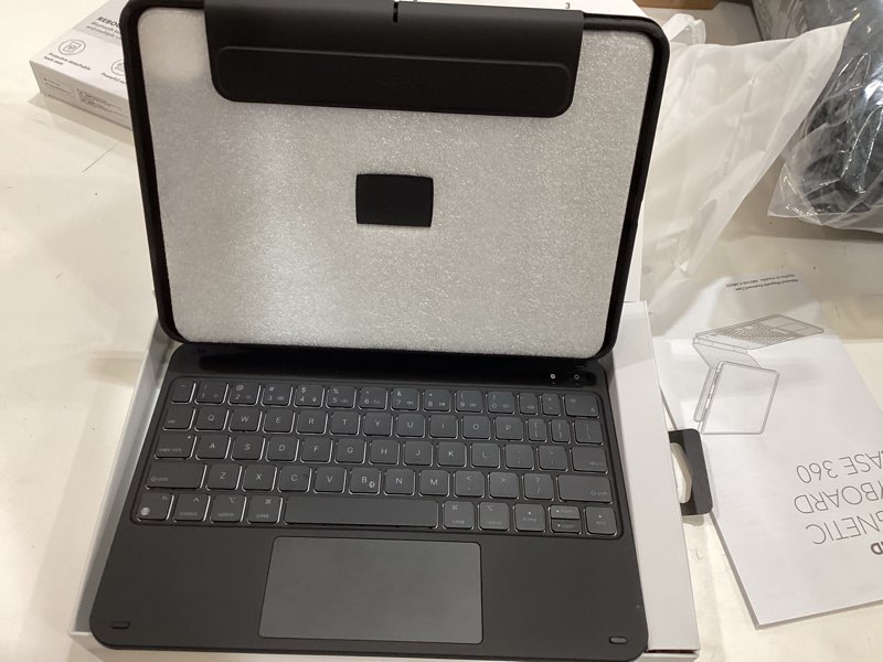 Condition photo showing Good Condition for esr ipad pro 11 inch case with keyboard (m5/m4, 2025/2024), ipad pro 11(5th) keyboard case with easy-set magnetic stand, portrait/landscape modes, removable protective case, rebound 360 series, black