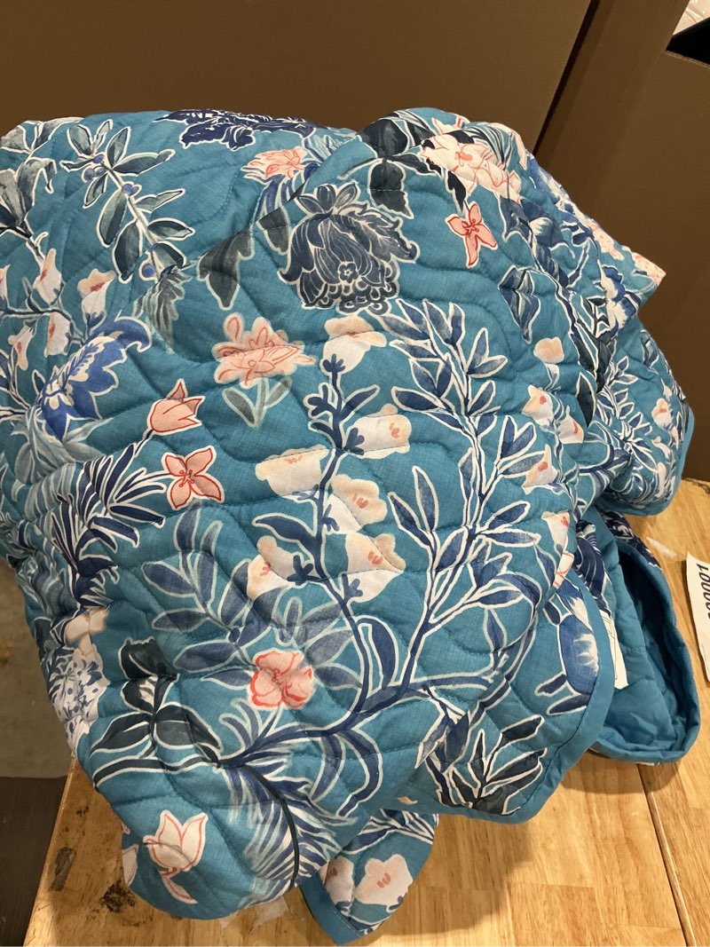 Condition photo showing As Is for bedsure floral quilts king size, reversible blue floral comforter bedding | bedspread, coverlet, lightweight, all-season comfort, pet-friendly, soft, machine washable,