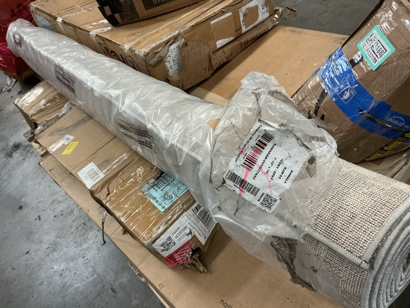 Condition photo showing As Is for Loloi II Kamala Ivory / Grey 7 -10  x 10  Area Rug