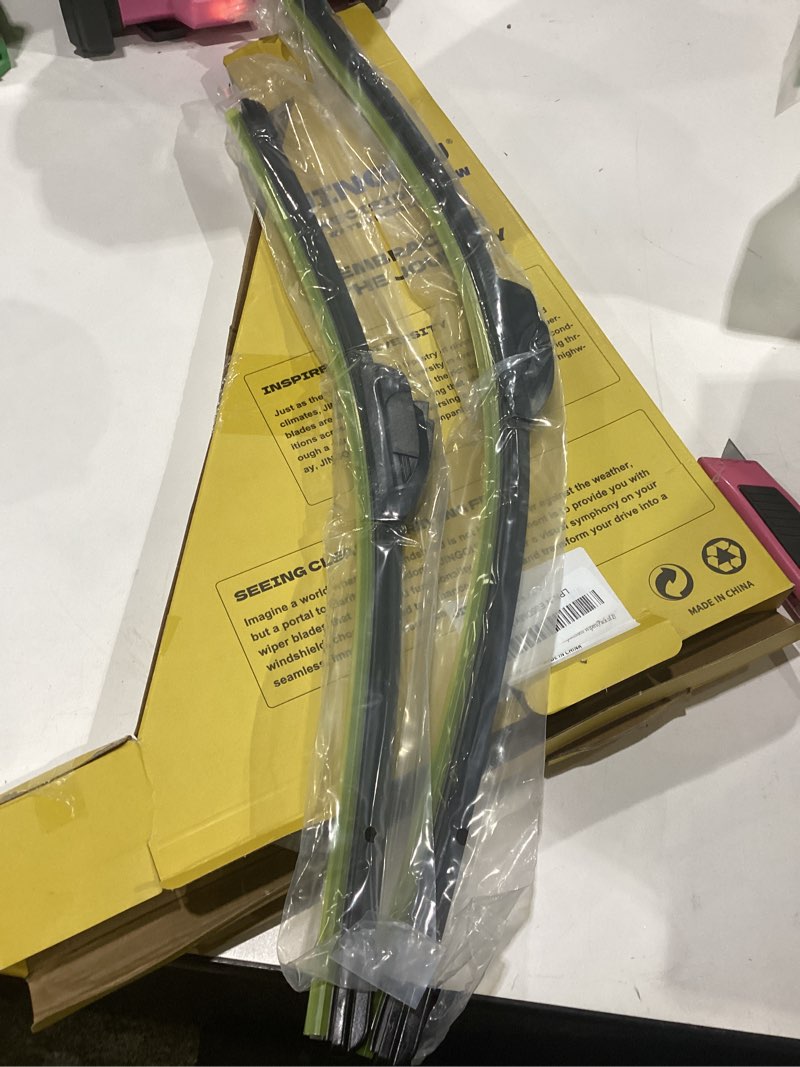 Condition photo showing Good Condition for 24''+19'' front windshield wiper blades compatible with 2002-2006 toyota camry 2004-2008 toyota solara oem quality premium all-season automotive replacement wipers(pack of 2) 24"+19"