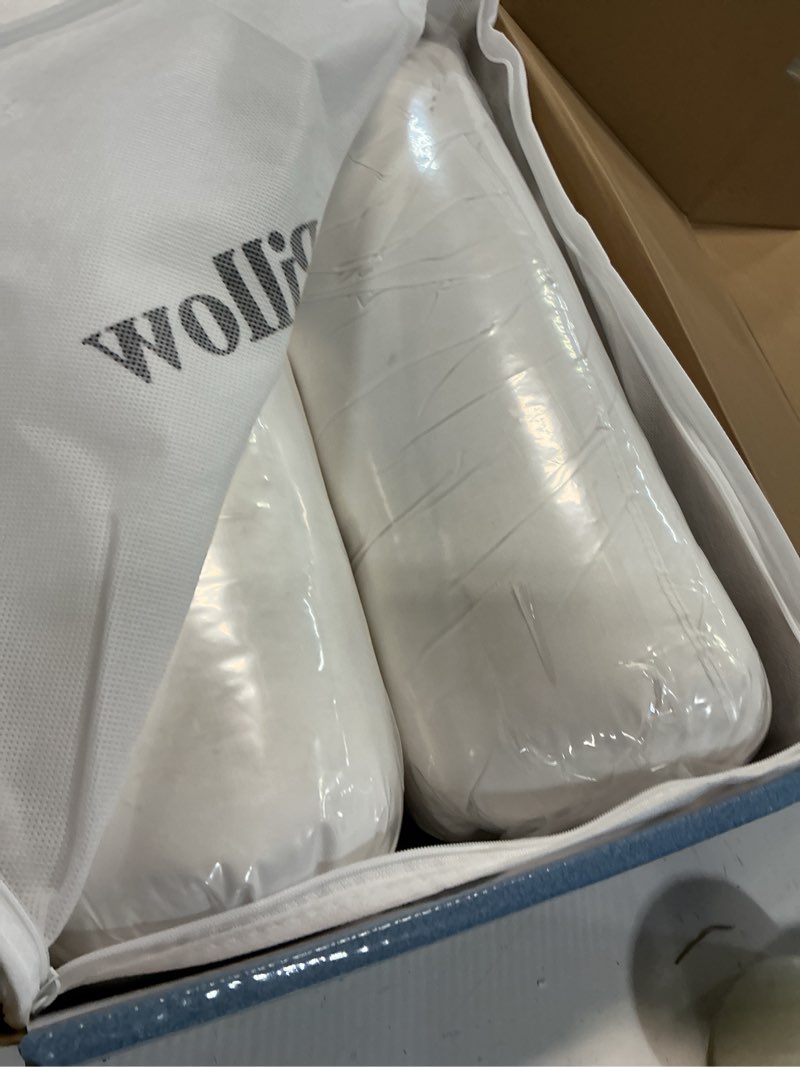 Condition photo showing Good Condition for goose down and feather pillow queen size set of 2, 100% cotton shell, 3-chamber 5 stars hotel pillow