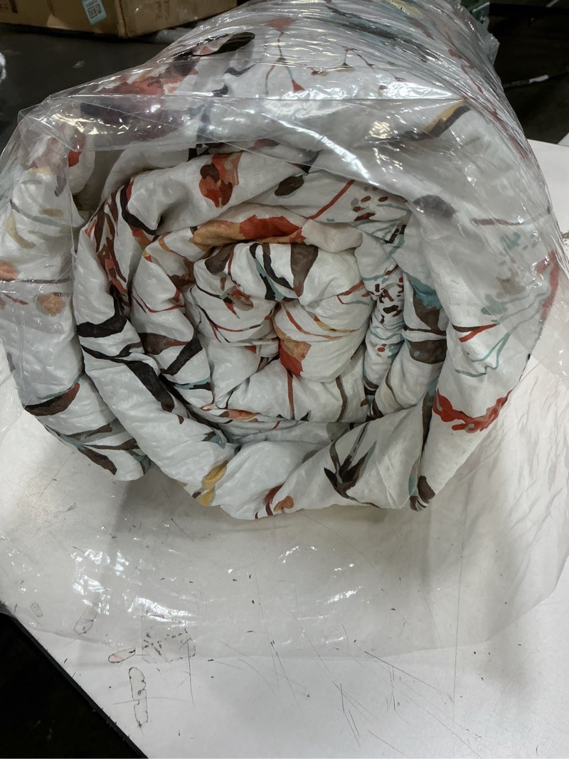 Condition photo showing Good Condition for CASAAGUSTO Queen Comforter Set, 7 PCS White Floral Comforter Set with Terracotta Flowers Leaves Pattern, Soft Seersucker Design All Season Queen Bedding Set(90"X90") Terracotta & White Queen(90”X90“)