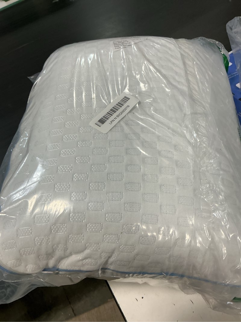 Condition photo showing Good Condition for weekender ventilated gel memory foam pillow with reversible cooling cover – two-sided for all-season comfort – washable cover - king , white king (pack of 1) pillow