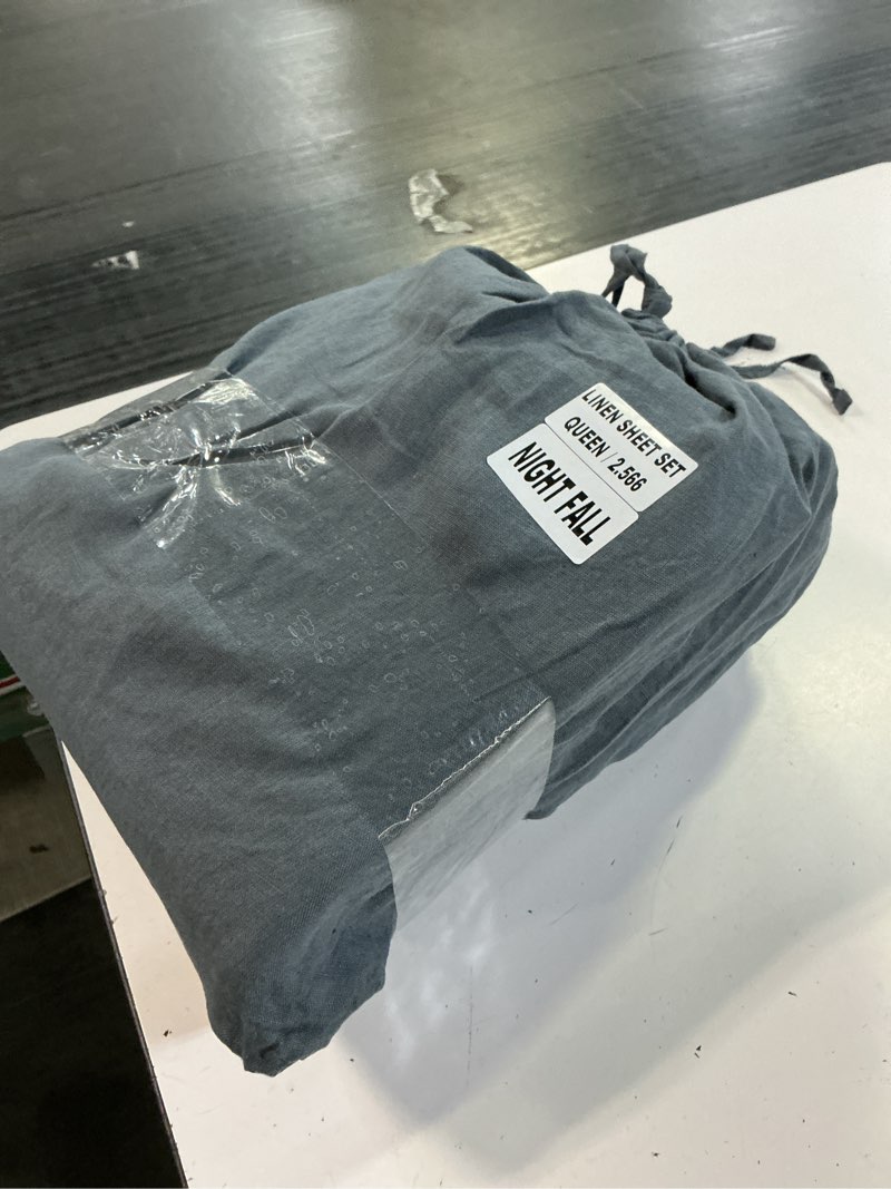 Condition photo showing Good Condition for european linen sheet set solid: ocean(size queen)