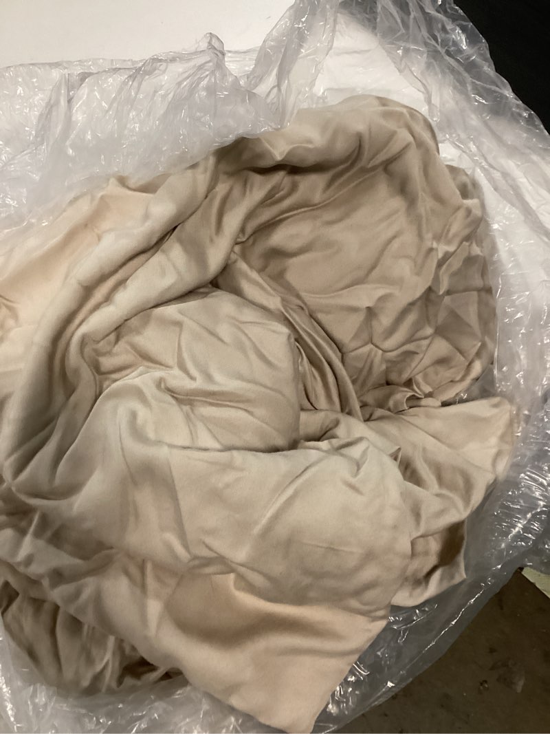 Condition photo showing Good Condition for bamboo duvet cover, full/queen, sand