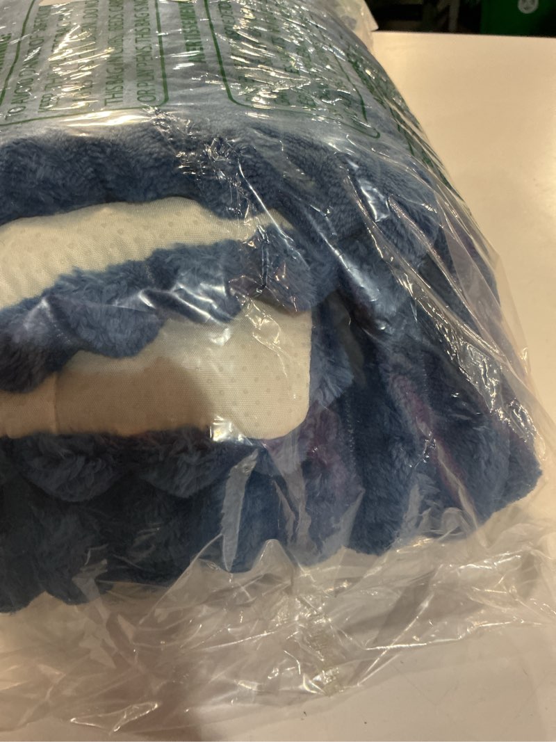 Condition photo showing Good Condition for smiry couch cover for dogs, non slip washable sofa protector for pets, soft furniture cover for pet, stylish sofa covers, cozy protect against fur, dirt & everyday messes (navy blue, 27.6" x 59") navy blue 27.6"x59"