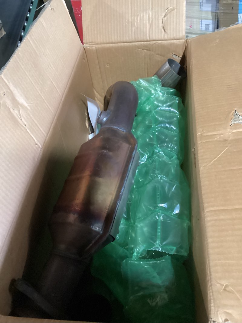 Condition photo showing As Is for catalytic converter compatible with 2014-2018 silverado 1500,sierra 1500 4.3l 5.3l 2015-2020 suburban, tahoe, yukon, yukon xl 5.3l, 645159, 20757674, 23486656, manifold catalytic converter