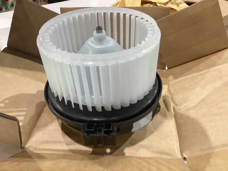 Condition photo showing New/Like New for ac blower motor with fan fits for 2010-2019 subaru legacy outback, 2007-2009 lexus rx350, 2006-2010 toyota sienna, 08-15 cadillac cts, 07-11 cadillac srx sts hvac heater blower motor replaces# 700228