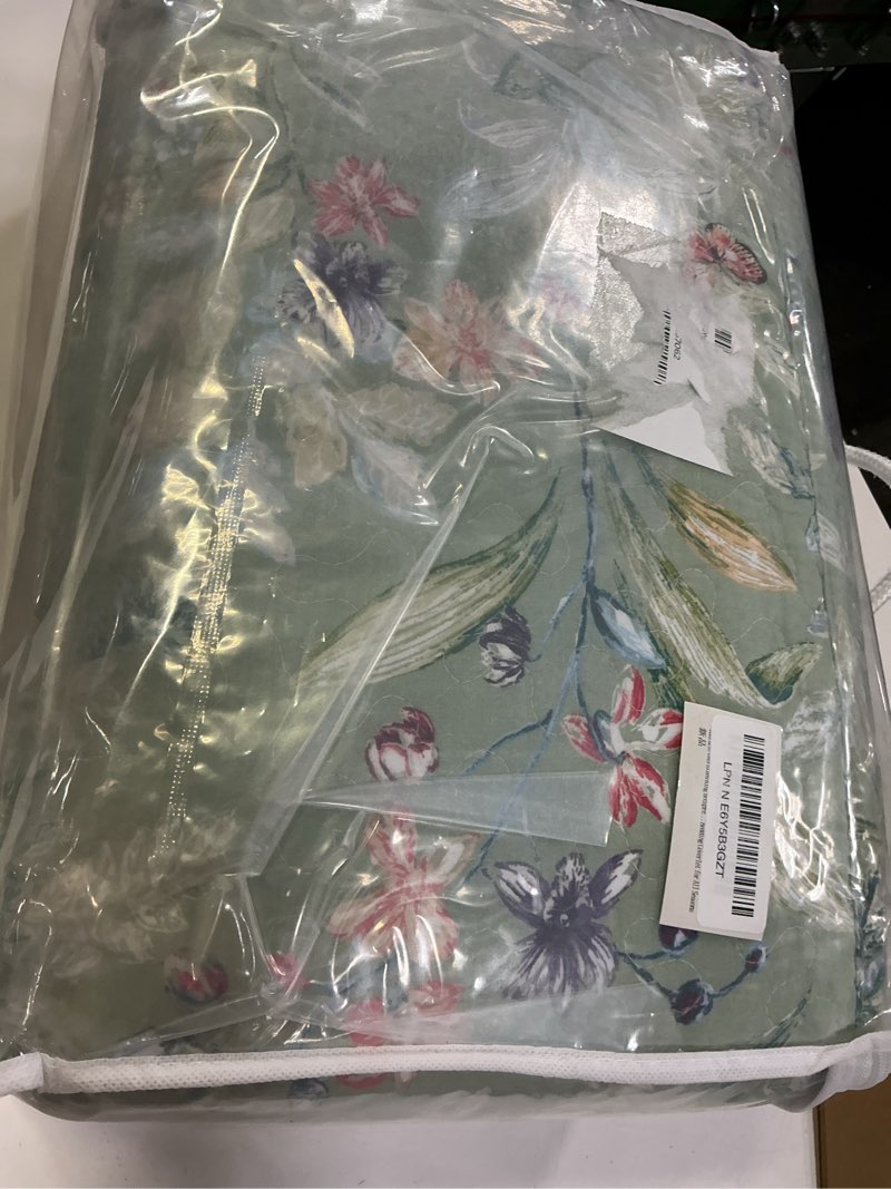 Condition photo showing New/Like New for sanracie oversized king bedspread(120"x120"),100% cotton green floral quilt set 3pcs soft lightweight flower bird butterfly print botanical oversized king quilt bedding coverlet for all seasons oversized king (120 x 120) floral a