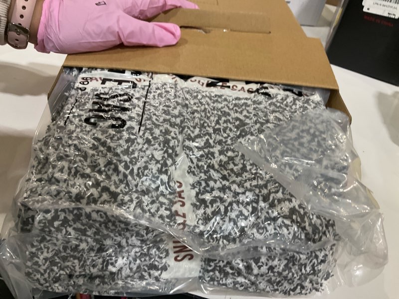 Condition photo showing Good Condition for Snuggle Sac Grey Throw, Super Soft Warm Oversized Fuzzy Plush Blanket, Dark Grey, 50x70 inches Heather Dark Grey Throw-XL(50"x 70")