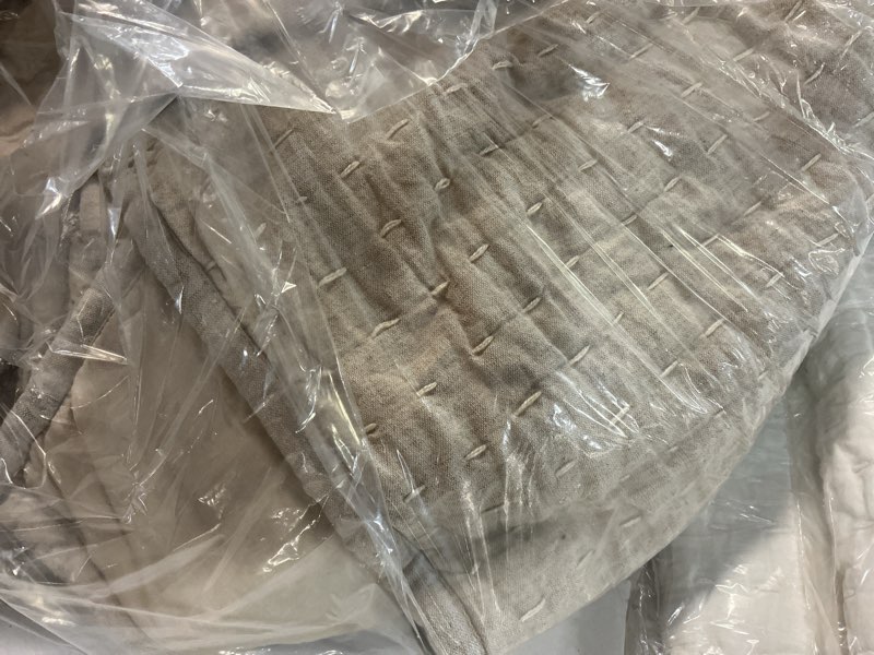 https://lotting-media.assets.bidfta.com/lotting_3e0cba37-85ce-475d-86bd-f4035c5a8fae