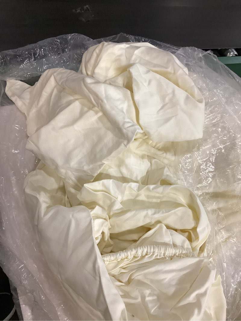 Condition photo showing As Is for signature giza cotton sateen sheet cream king (quince) 