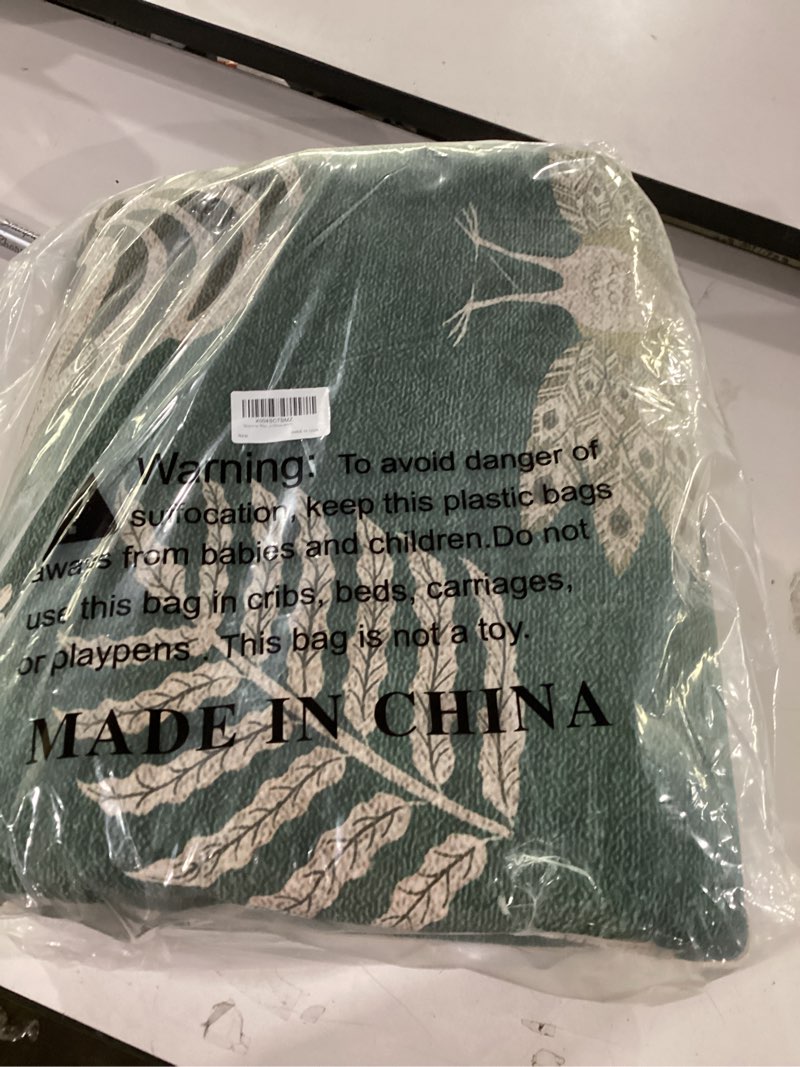 Condition photo showing New/Like New for moynesa green 8x10 area rugs for living room, washable vintage animal area rug for bedroom, dining room table, home office, boho soft non slip indoor large carpets (8x10 green) 8' x 10' (rectangular) green