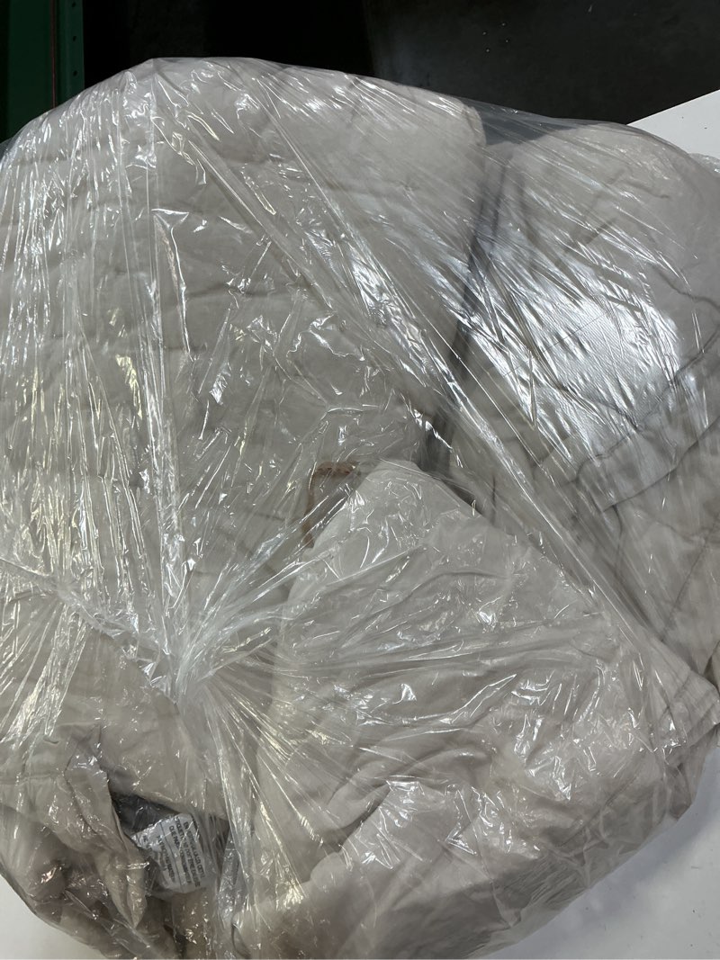 Condition photo showing Good Condition for european linen dream quilt set, full/queen, sand