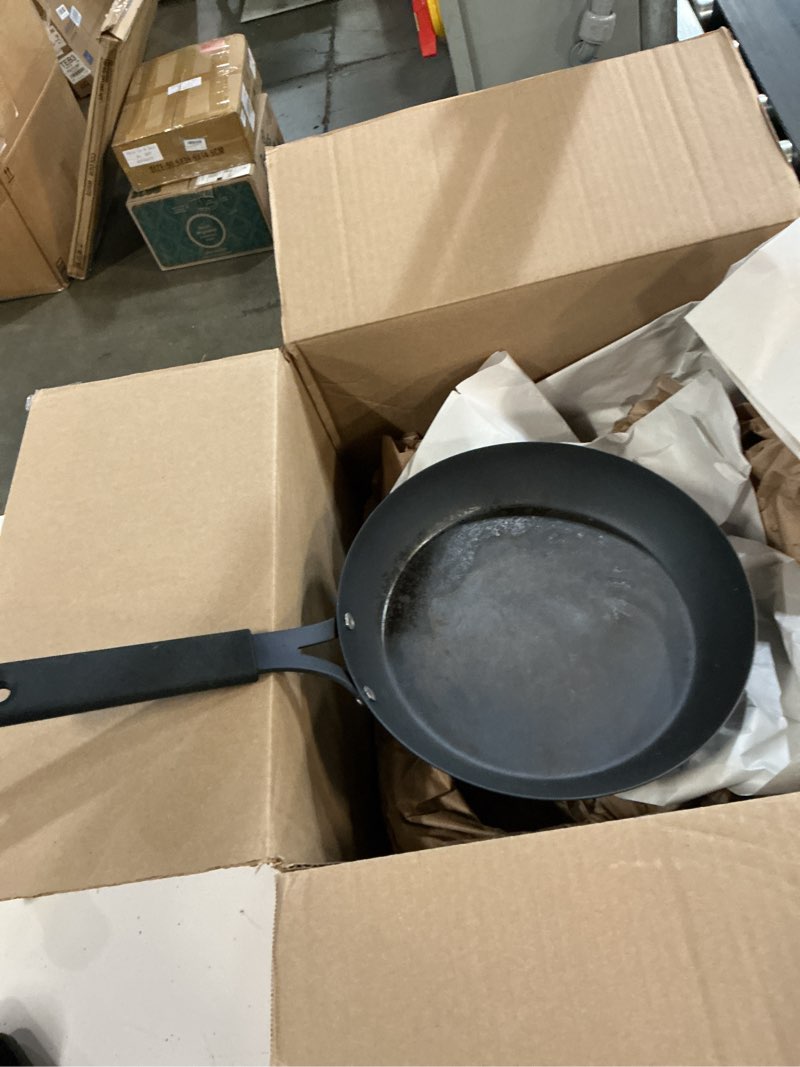 Condition photo showing As Is for outdoor 12-inch carbon steel pan with removable handle