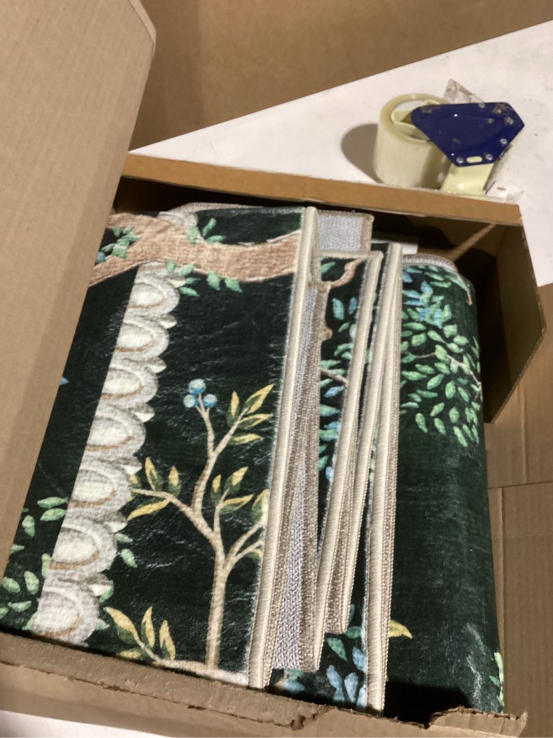 Condition photo showing As Is for jinchan Yarden Round Rugs 6ft Moss Green Botanical Birds Print, Machine Washable 6' Circle Nature Plants Modern Soft Non-Slip Kids Throw Area Rugs Ultra-Thin Low Pile Carpet for Living Room Bedroom 6' (Round) Natural Moss Green