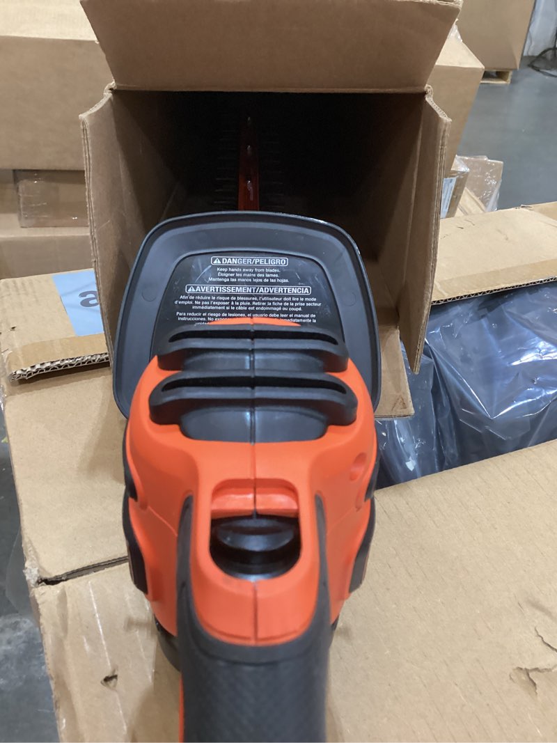 Condition photo showing Good Condition for black+decker 22" electric hedge trimmer, lightweight 4.0 amp corded dual action shrub trimmer, full wraparound handle, high output low vibration (beht350ff)