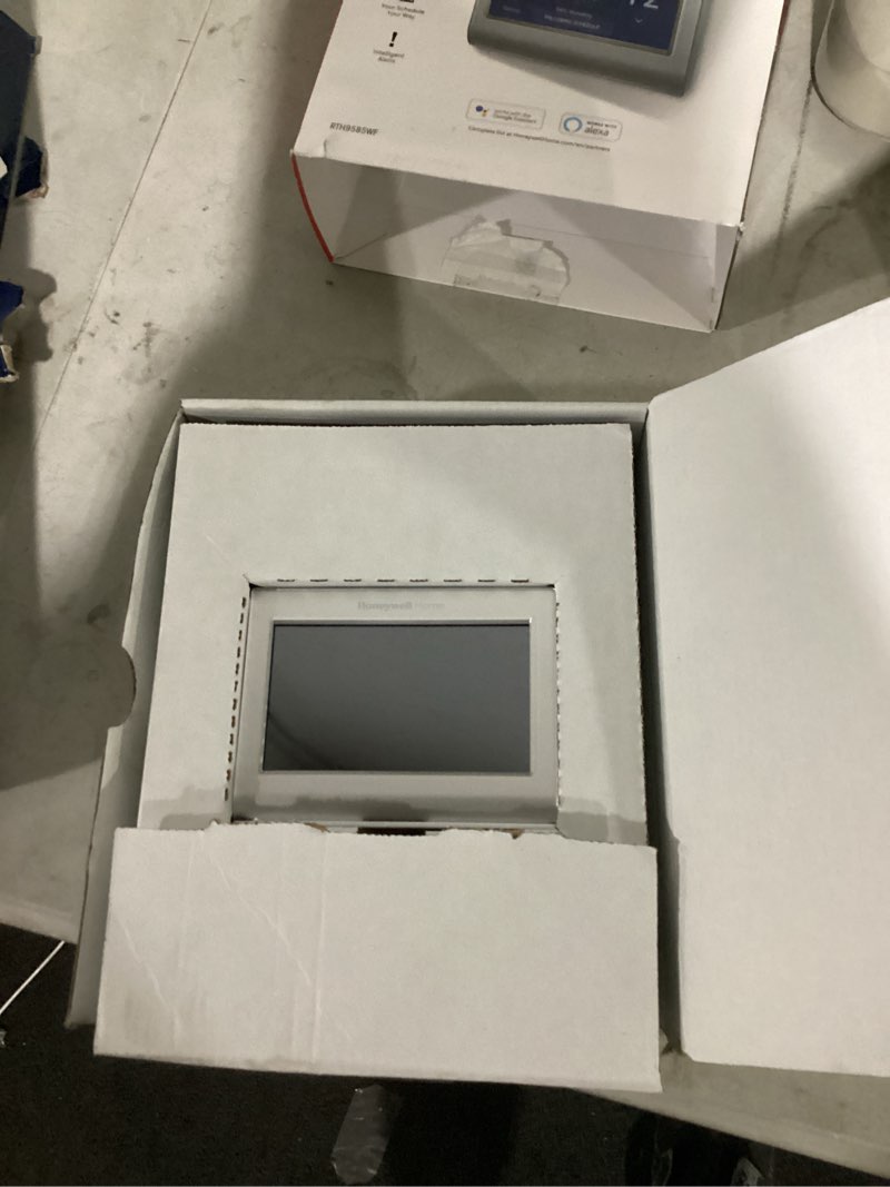 Condition photo showing Good Condition for honeywell home silver thermostat with wi-fi compatibility