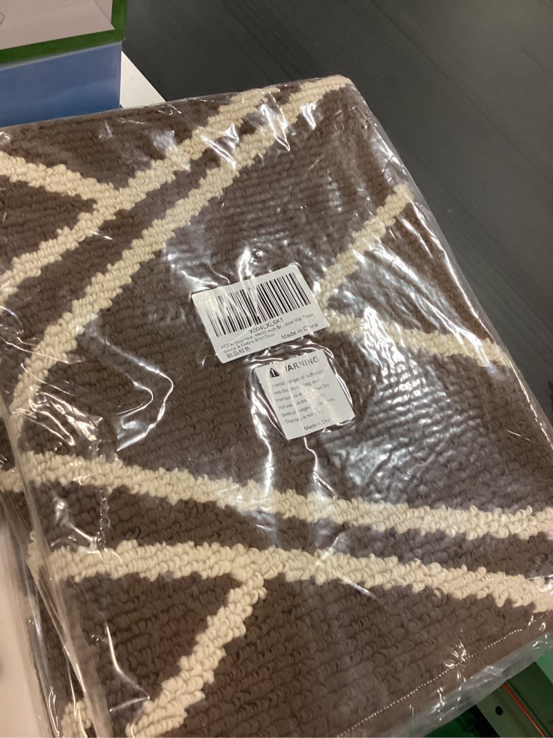 Condition photo showing New/Like New for HDFK Door Mat, 48x32 Inch Brown Jumbo Rug for Muddy Paws - TPR Back Commercial Carpet for Warehouses Stables, All-Season Outdoor Mat Traps Grime & Debris Brown 48x32 inches (Rectangular)