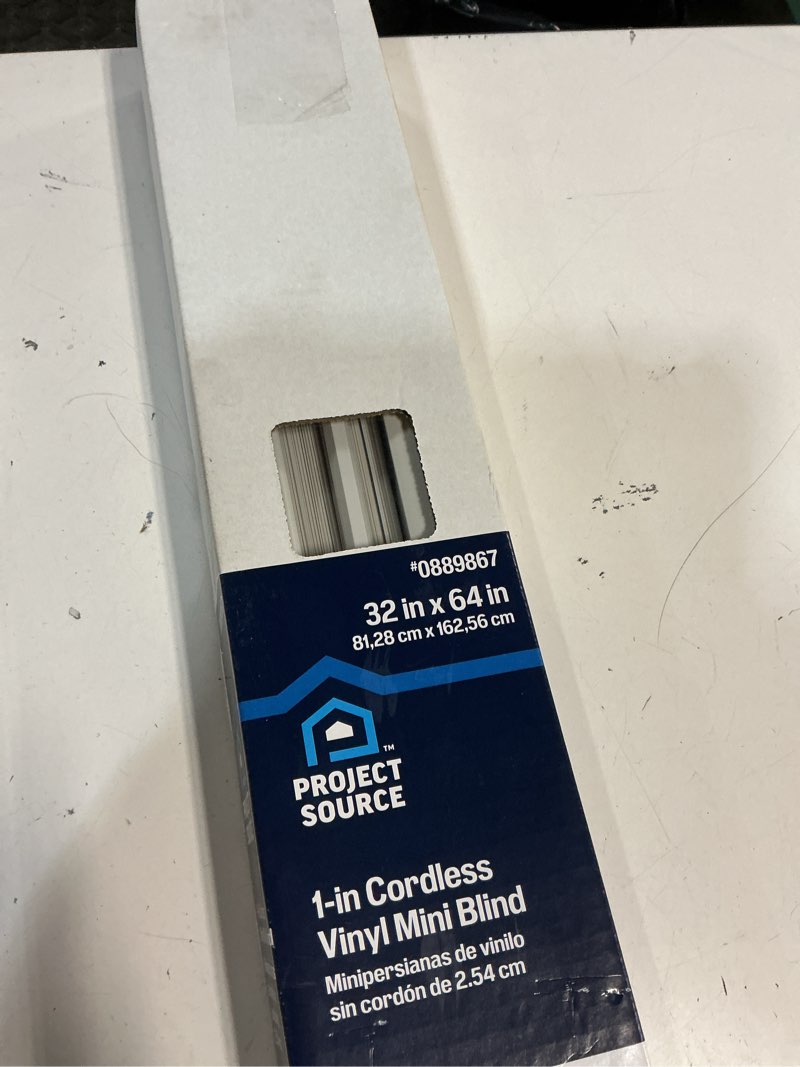 Condition photo showing Good Condition for project source light filtering 1-in slat width 32-in x 64-in cordless white vinyl light filtering mini-blinds