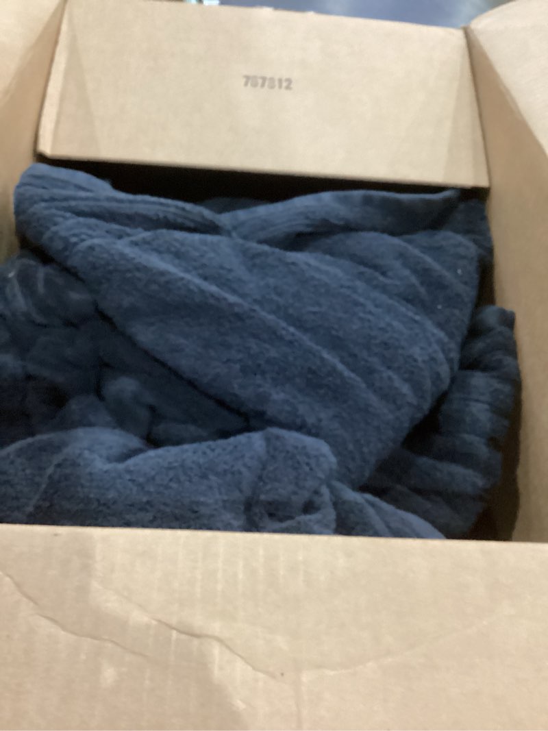 Condition photo showing Good Condition for Utopia Towels 6 Pack Premium Hand Towels Set, 16 by 28 inches, 100% Ring Spun Cotton, Ultra Soft and Highly Absorbent 600GSM Towels for Bathroom, Gym, Shower, Hotel, and Spa, Black 6 Hand Towels Black