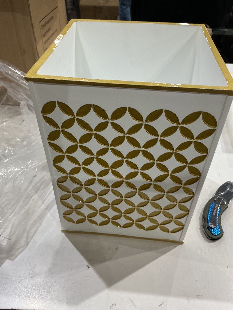 Condition photo showing Good Condition for creative scents diamond lattice small bathroom trash can 1.45 gal / 5.5l - decorative square waste basket for bathroom - durable white and gold waste basket - space friendly bath dustbin