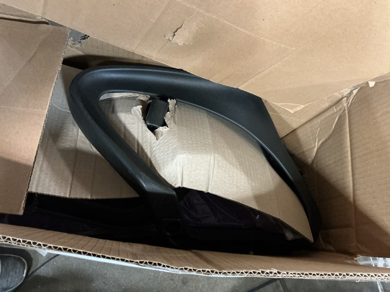 Condition photo showing Good Condition for yaheetech office mid-back chair(purple)