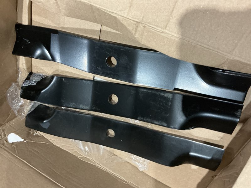 Condition photo showing Good Condition for m143520 uc22010 mower blades for john deere 54" deck lx280 z425 z45 x524 1025r x340 x360 x500 z375r z515e z530m z445 z525e z345r gx255 gx335 54 inch zero turn mower tractor 3 pack/medium lift