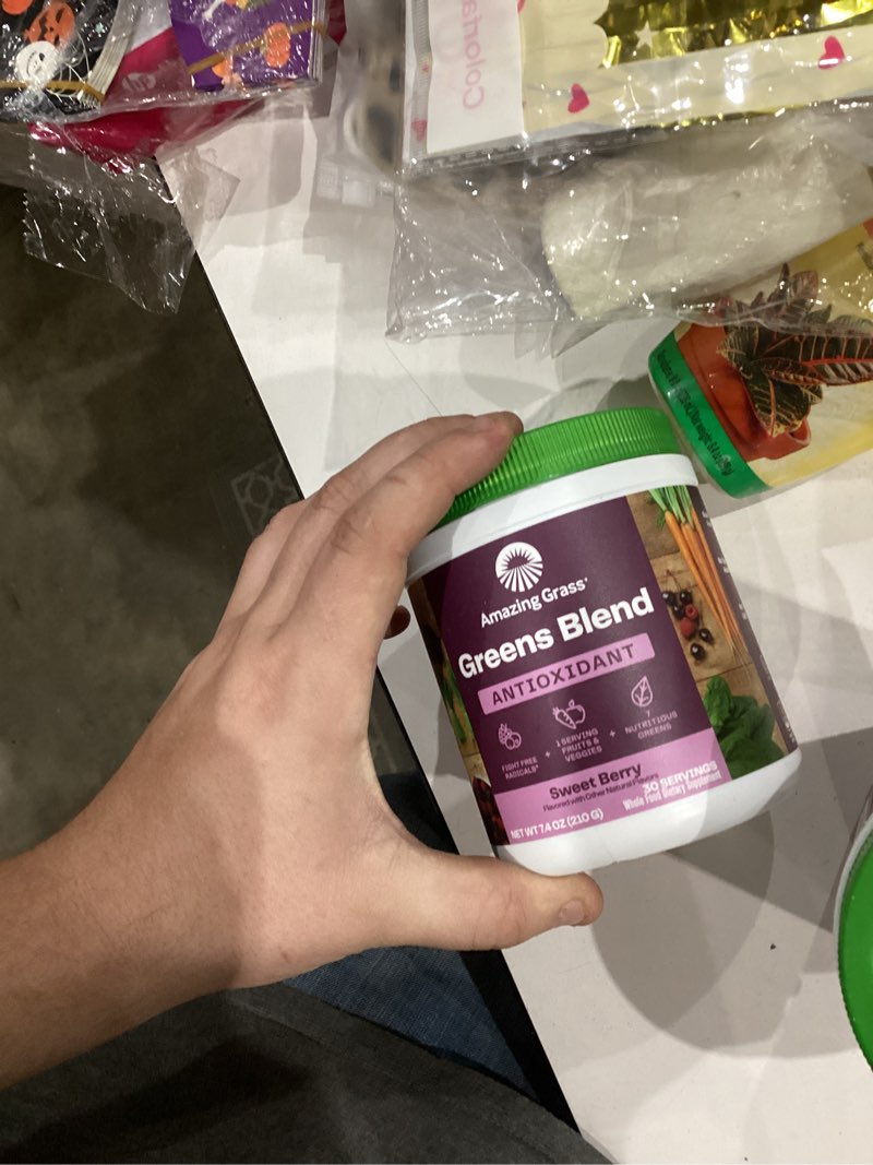 Condition photo showing New/Like New for Amazing Grass Greens Blend Antioxidant: Super Greens Powder Smoothie Mix with Organic Spirulina, Beet Root Powder, Elderberry, Bilberry, Prebioitics & Probiotics, Sweet Berry, 30 Servings (Packaging May Vary) Antioxidant - Sweet Berry 30 Servings (Pack of 1)