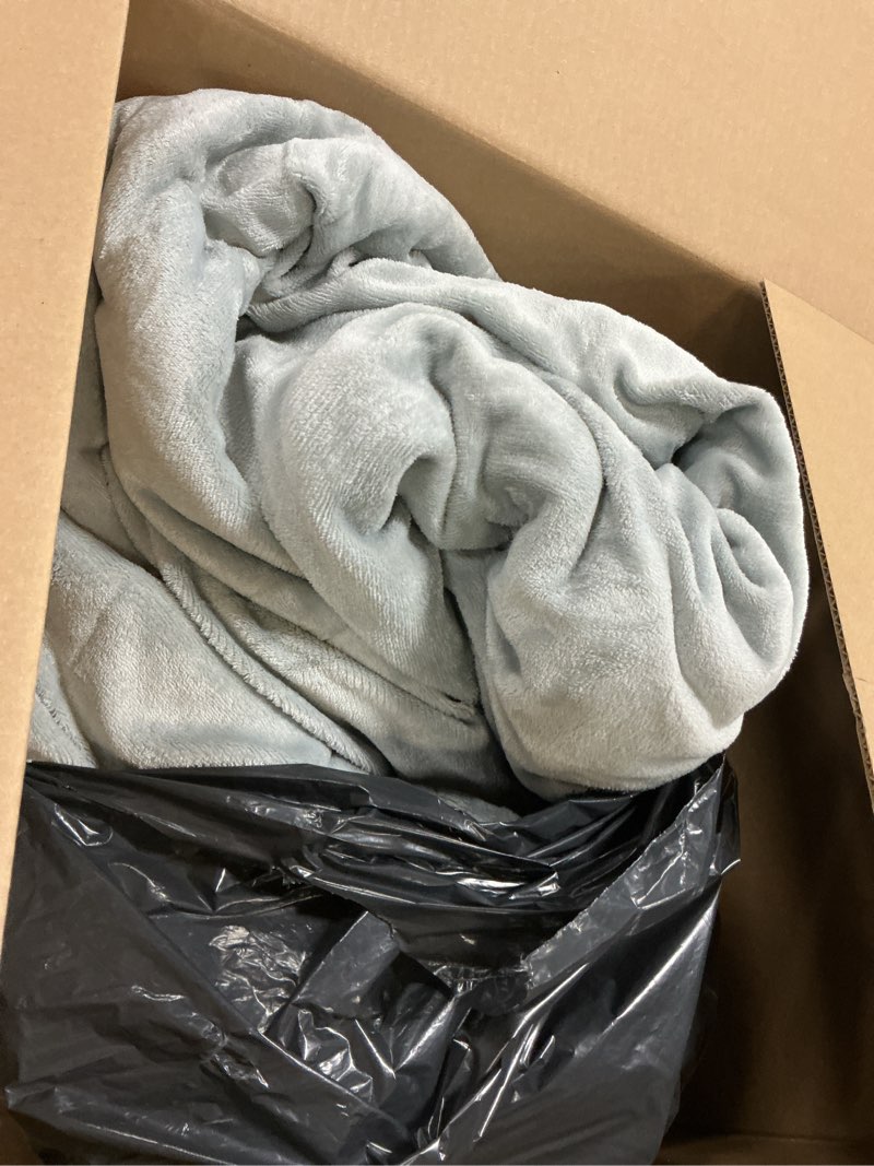 Condition photo showing As Is for Bedsure GentleSoft Sherpa Fleece Blankets King Size for Bed - Thick and Warm, Soft Fuzzy Plush King 