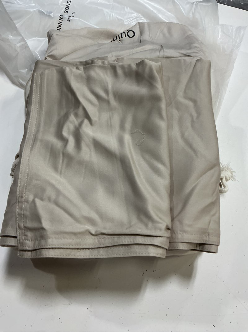 Condition photo showing Good Condition for quince bamboo sheet set beige king/calking