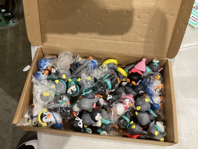 Condition photo showing New/Like New for Jenaai 40 Pcs Miniature Penguin Figurines Mini Winter Resin Penguins Collection Playset for Cake Toppers Decorations Mini Garden Micro Landscape Home Terrarium Crafts DIY Birthday Party Favor