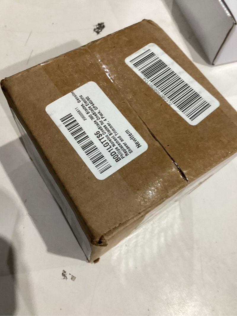 Condition photo showing New/Like New for Philips Norelco OneBlade 360 Blades, Genuine Replacement Blades for OneBlade Electric Shaver and Trimmer, 4 Pack, QP440/80 4 Count (Pack of 1) OneBlade 360