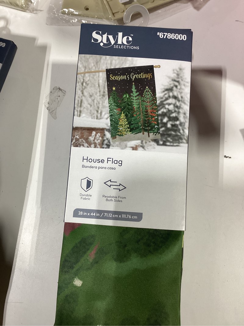 House Flag 28 in 44 in / 71.12 cm x 111.76 cm