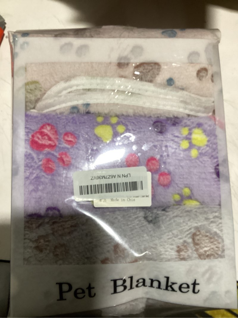 Condition photo showing Good Condition for Dog Blankets for Medium Large Dogs Washable, 3 Pack Pet Blanket Washable 41" x 31", Fuzzy Soft Puppy Throw Cover for Kennel Crate Bed Grey/Purple/Pink-3 Pcs Large (41 in x 31 in)