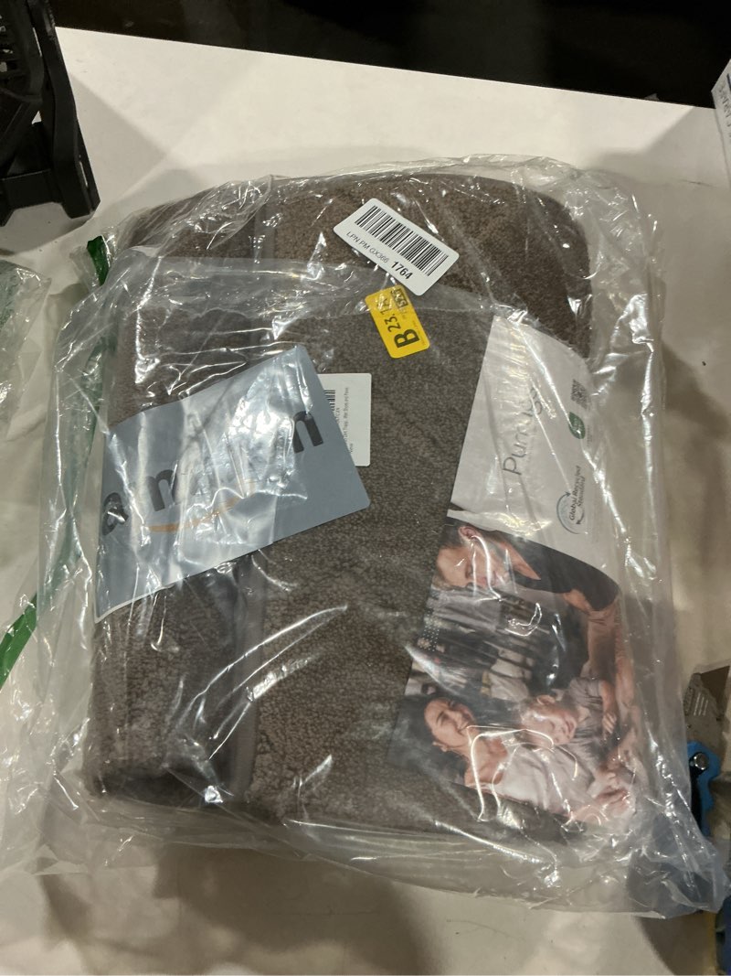 Condition photo showing Good Condition for purrugs dirt trapping door mat 32" x 70", non-slip machine washable entry rug, dog doormat, indoor front door mat, super absorbent entryway rug for muddy shoes & paws, grayish brown grayish brown 32" x 70"