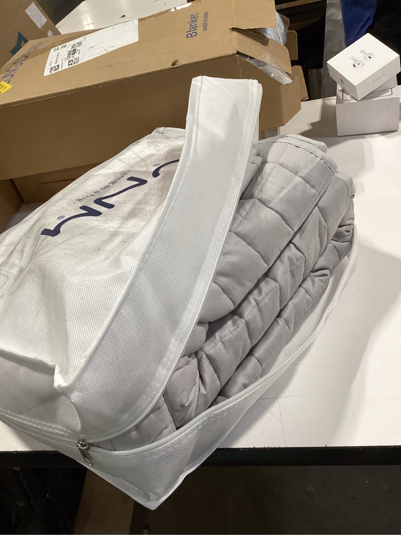 Condition photo showing Good Condition for ynm 15lbs weighted blanket for adults, cotton heavy bed throw blanket with cooling glass beads for all season use, ideal for one person of 140lbs (60x80 inches, queen bed, light grey) 60 in x 80 in 15 lb exclusive cotton light grey