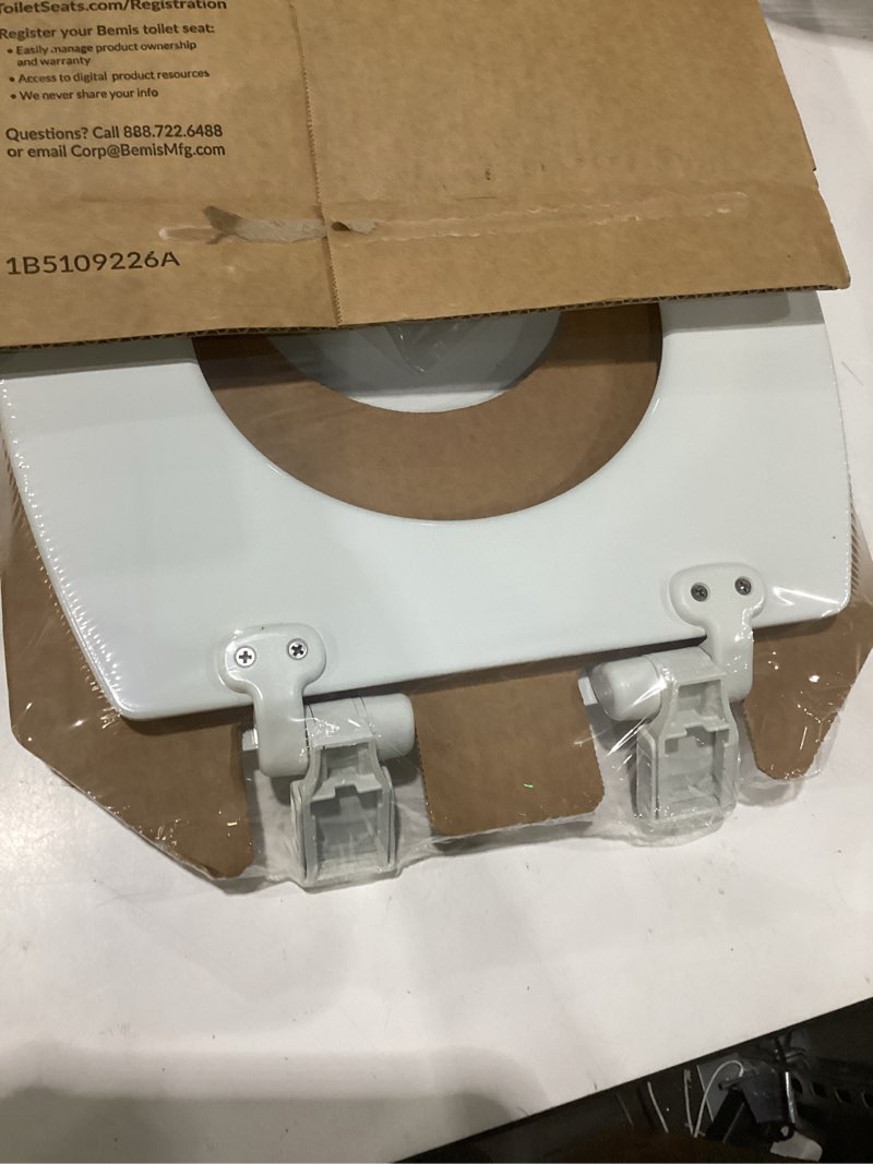 Condition photo showing Good Condition for mayfair 1847slow 000 kendall slow-close  removable enameled wood toilet seat that will never loosen  1 pack elongated - premium hinge  white