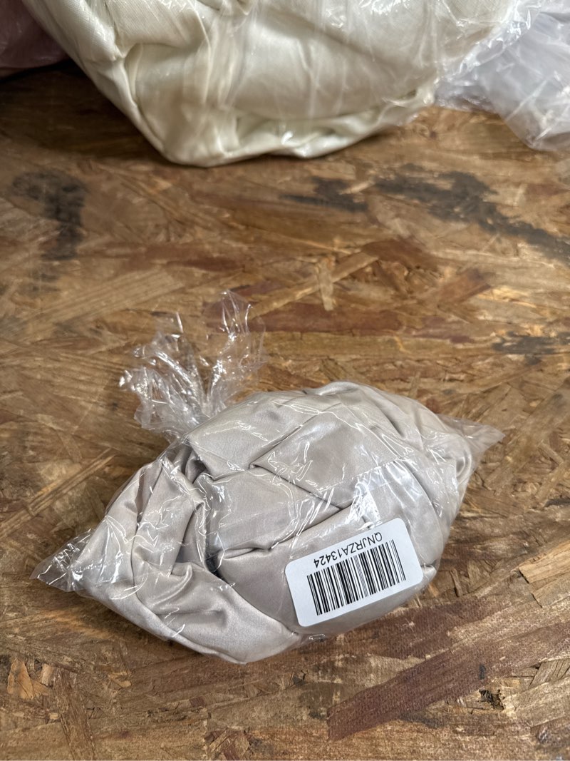 Condition photo showing Good Condition for 100% mulberry silk pillowcase, king, champagne