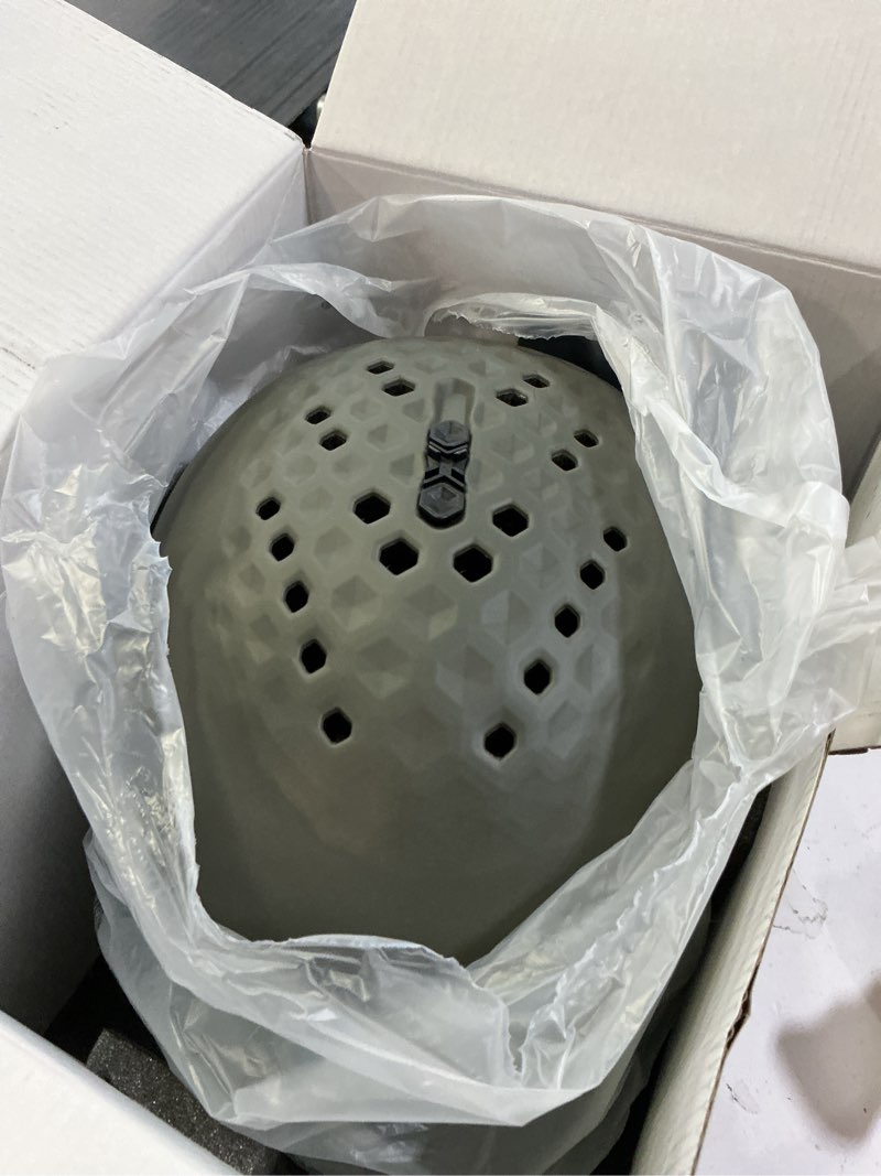 Condition photo showing Good Condition for oakley mod3 snow helmet medium