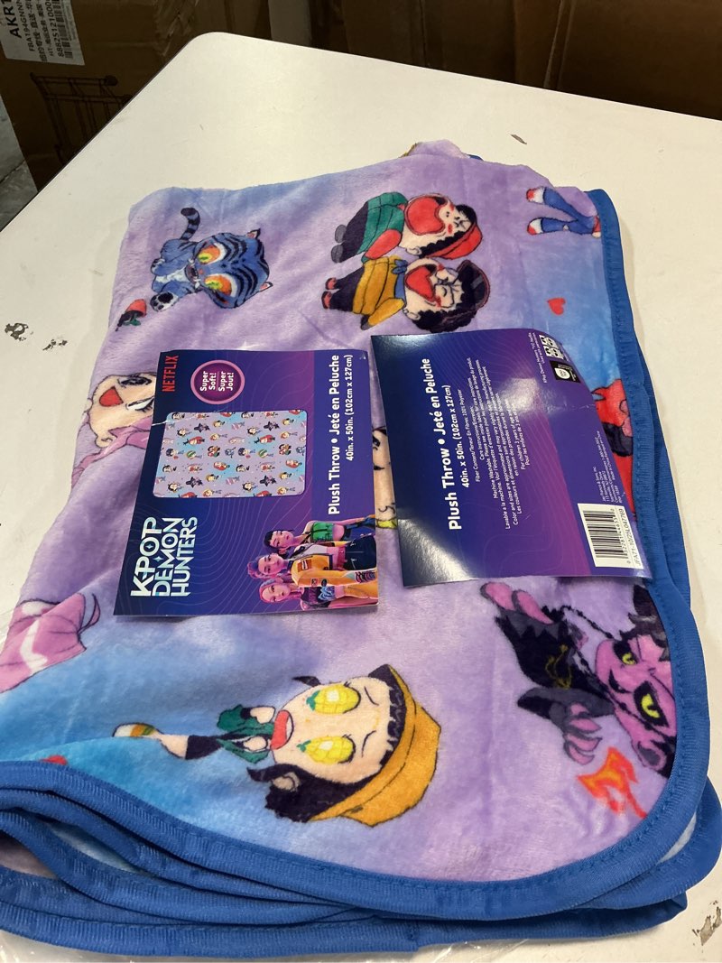 Condition photo showing Good Condition for Jay Franco Kids Plush Throw Blanket – Ultra Soft Cozy Plush Fleece for Bed, Couch, Sofa, Home Décor, Official Licenseds Huntrix and Saja Boys, Light Purple - Kpop Demon Hunters, 46x60 - Throw Blanket Light Purple - Kpop Demon Hunters 46x60 - Throw Blanket