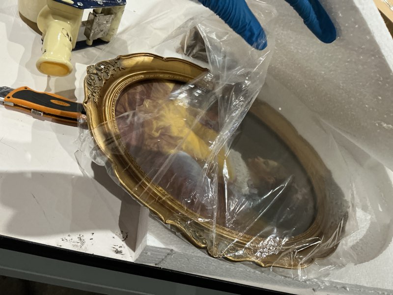 Condition photo showing Good Condition for simon's shop oval frame 11x14, gold picture frames 11 x 14 for gallery wall display, vintage poster frames, rococo style wall décor 11x14 gold