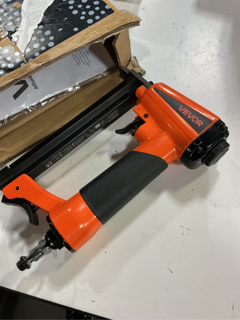 Condition photo showing Good Condition for vevor pneumatic staple gun, 21 gauge pneumatic upholstery stapler for 80 series 1/2-inch crown 1/4"-5/8" length staples, 70-110 psi air staple gun for woodworking, upholstering, crafts, diy projects x-small