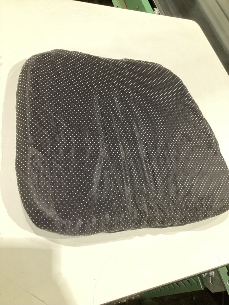 Condition photo showing Good Condition for Large Gel Seat Cushion for Long Sitting with Non-Slip Cover,Soft & Breathable,Seat Cushion for Chair,Car,Office,Desk Chair,Wheelchair (18" x 17")