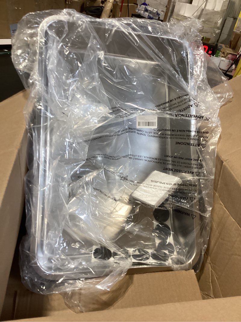 Condition photo showing Good Condition for ikitchen stainless steel cat litter box, large metal litter box for cats, never absorbs odors,stain free, rustproof, non stick smooth surface, anti-slip rubber bottom, 23.5" l x 15.5" w x 4" h 23.5"l x 15.5"w 4" h
