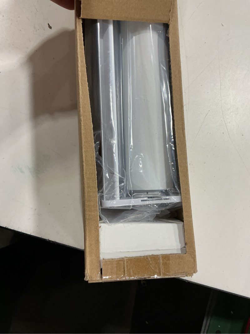 Condition photo showing Good Condition for white polyester 18in.w x 48in.l light filtering cordless zebra fabric roller shades